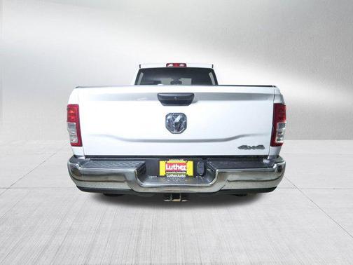 2022 RAM 2500 Tradesman Crew Cab 4x4 6'4' Box