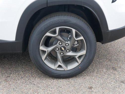 Summit White 2026 Chevrolet Trax LT