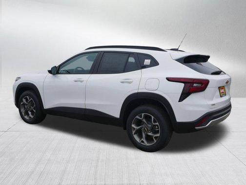 Summit White 2026 Chevrolet Trax LT