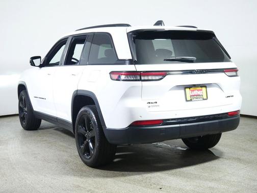 Bright White Clearcoat 2024 Jeep Grand Cherokee Limited