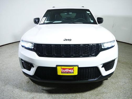 Bright White Clearcoat 2024 Jeep Grand Cherokee Limited