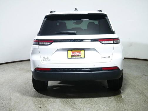 Bright White Clearcoat 2024 Jeep Grand Cherokee Limited
