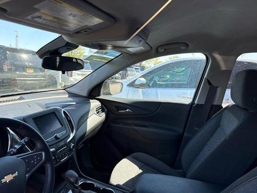 Mosaic Black Metallic 2022 Chevrolet Equinox 1LT