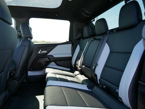 2025 Chevrolet Silverado EV RST