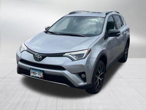 Silver Sky Metallic 2017 Toyota RAV4 SE