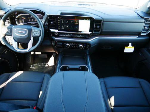 2025 GMC Sierra 3500 SLT