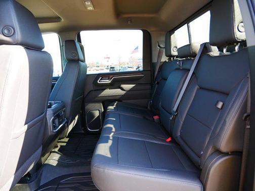 2025 GMC Sierra 3500 SLT