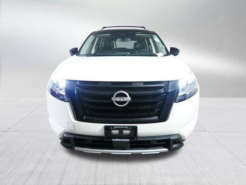 2023 Nissan Pathfinder Platinum 4WD