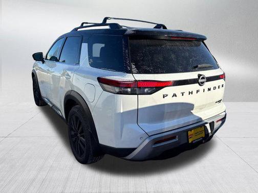 2023 Nissan Pathfinder Platinum 4WD
