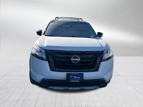 2023 Nissan Pathfinder Platinum 4WD
