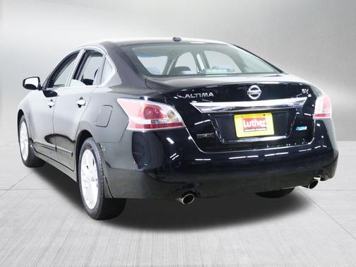 Super Black 2014 Nissan Altima 2.5 SV