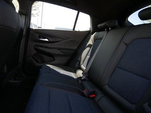 Summit White 2026 Buick Envista Preferred FWD