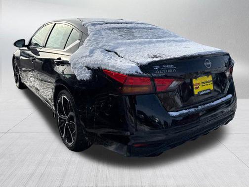 2023 Nissan Altima SR FWD