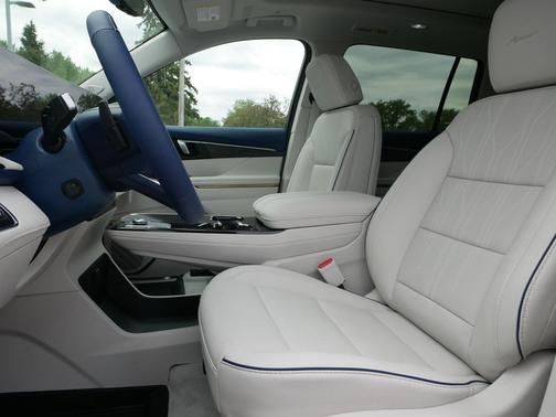 Moonstone Gray Metallic 2026 Buick Enclave Avenir FWD