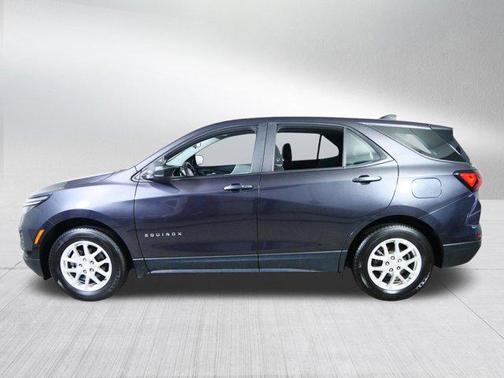 Iron Gray Metallic 2022 Chevrolet Equinox LS