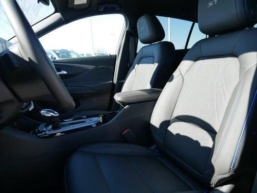 2026 Buick Envista Sport Touring FWD