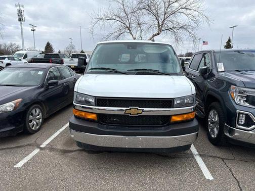 Summit White 2025 Chevrolet Express 3500 RWD 3500 Extended Wheelbase LT