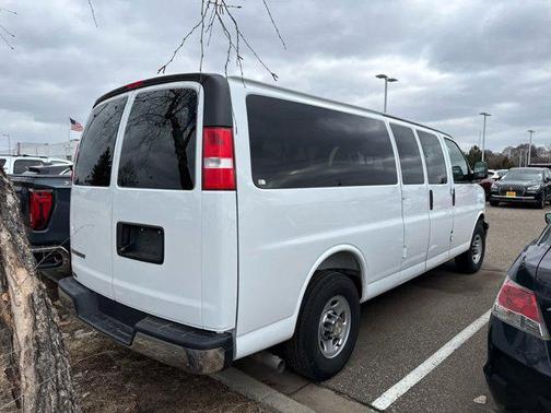 Summit White 2025 Chevrolet Express 3500 RWD 3500 Extended Wheelbase LT