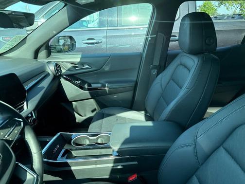 Radiant Red Tintcoat 2025 Chevrolet Equinox 1LT
