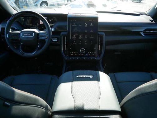 2026 GMC Yukon 4WD AT4