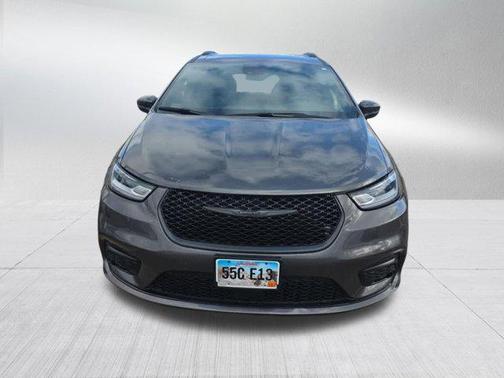 Granite Crystal Metallic Clearcoat 2023 Chrysler Pacifica Touring