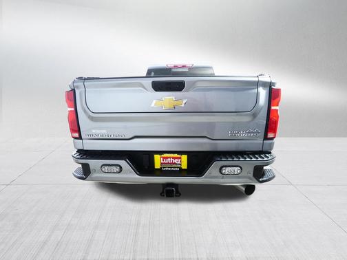 Sterling Gray Metallic 2024 Chevrolet Silverado 2500 High Country