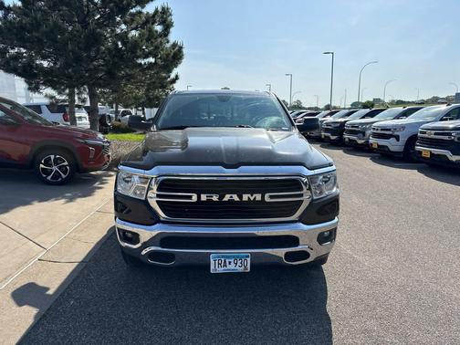 Diamond Black Crystal Pearlcoat 2020 RAM 1500 Big Horn/Lone Star