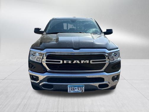 Diamond Black Crystal Pearlcoat 2020 RAM 1500 Big Horn/Lone Star