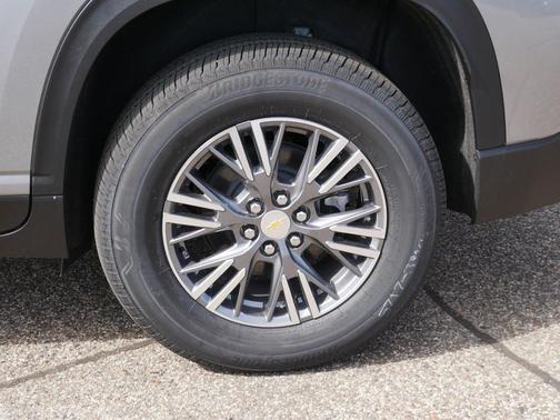 Sterling Gray Metallic 2026 Chevrolet Traverse LT