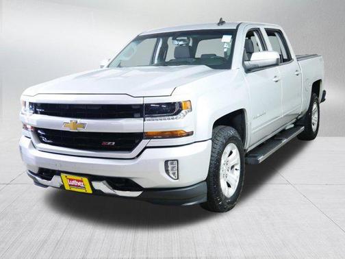 Silver Ice Metallic 2017 Chevrolet Silverado 1500 2LT