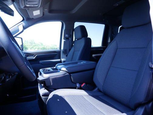 2025 Chevrolet Silverado 3500 LT