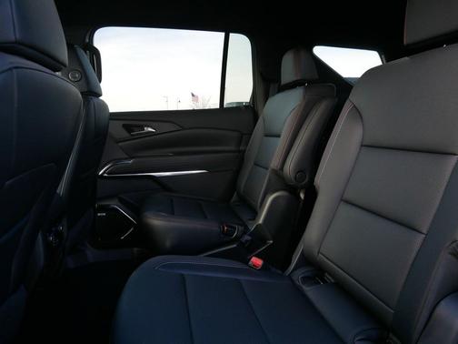 Mosaic Black Metallic 2026 Chevrolet Traverse AWD Z71