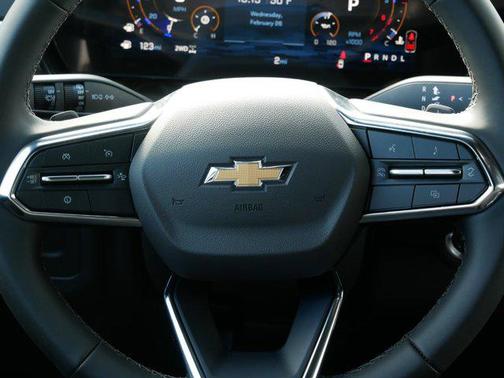 2025 Chevrolet Suburban LS