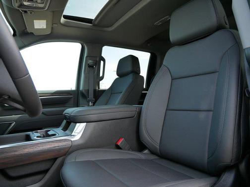 2025 GMC Sierra 3500 SLT