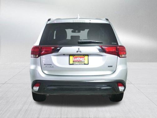 2020 Mitsubishi Outlander LE