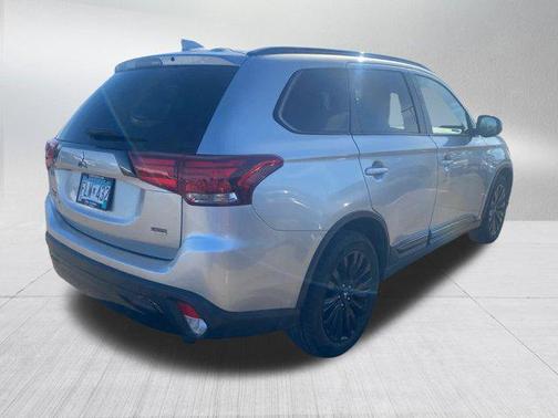 2020 Mitsubishi Outlander LE
