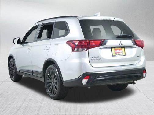 2020 Mitsubishi Outlander LE