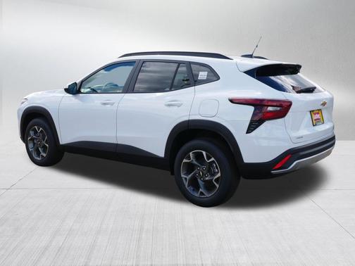 Summit White 2026 Chevrolet Trax LT
