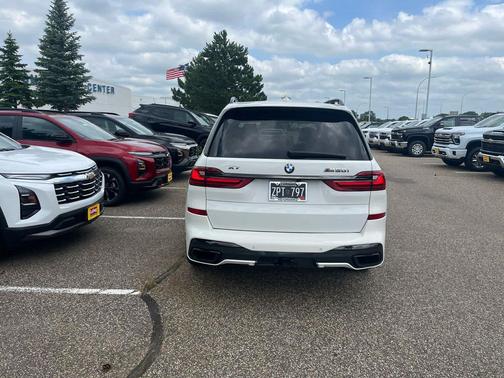 Alpine White 2021 BMW X7 M50i