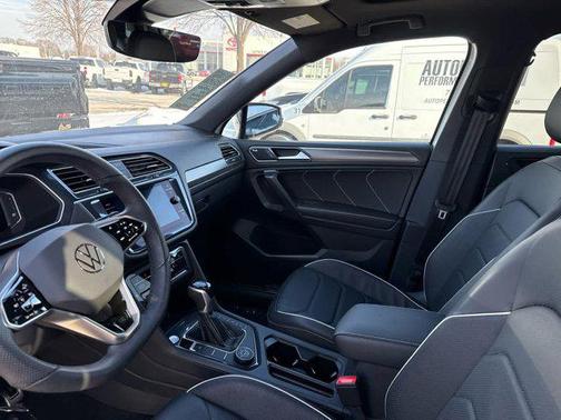 2024 Volkswagen Tiguan 2.0T SEL R-Line 4MOTION