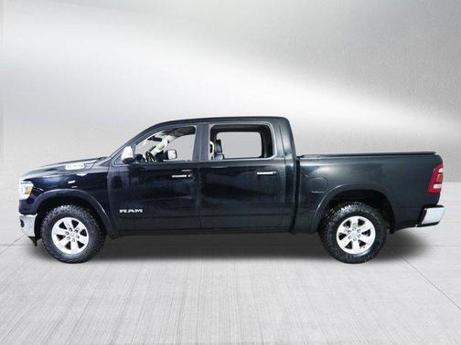 Diamond Black Crystal Pearlcoat 2021 RAM 1500 Laramie
