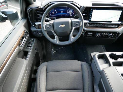 2025 Chevrolet Silverado 3500 LT