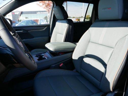 2026 GMC Acadia AWD AT4