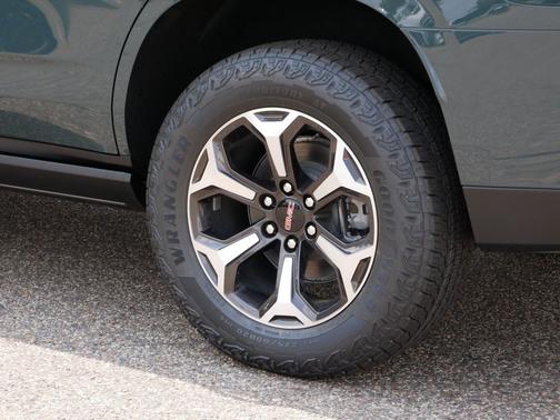 Midnight Pine 2026 GMC Yukon 4WD AT4 Ultimate
