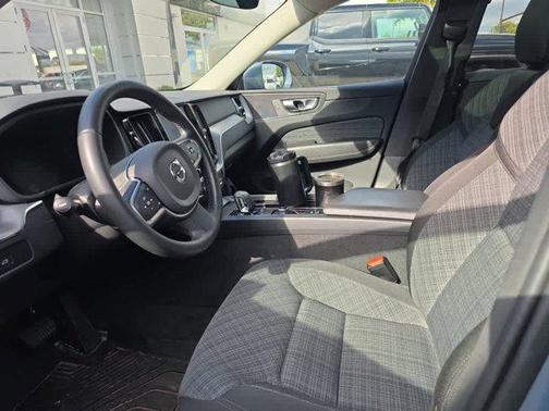 2023 Volvo XC60 B5 Core
