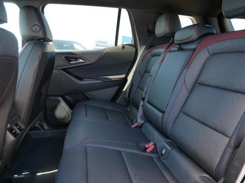 Polar White Tricoat 2026 Chevrolet Equinox AWD RS