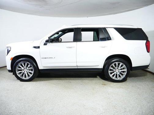 White Frost Tricoat 2022 GMC Yukon Denali