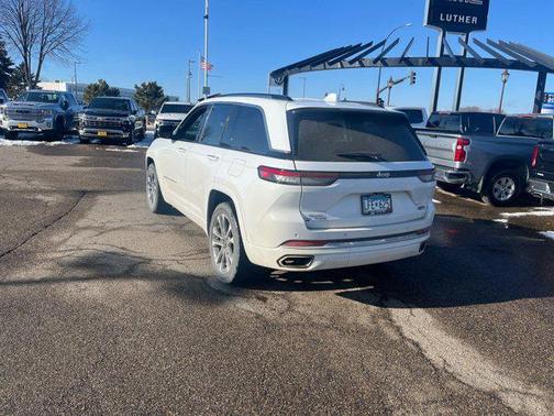 2022 Jeep Grand Cherokee Overland