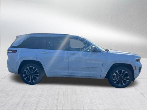 2022 Jeep Grand Cherokee Overland