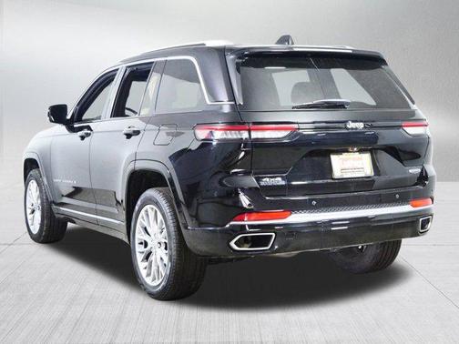 2023 Jeep Grand Cherokee Summit